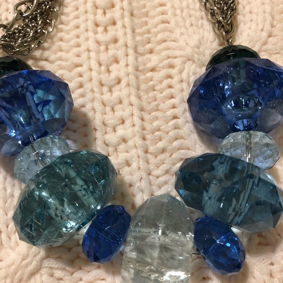 Large blue acrylic bead necklace - Picture 3 of 3